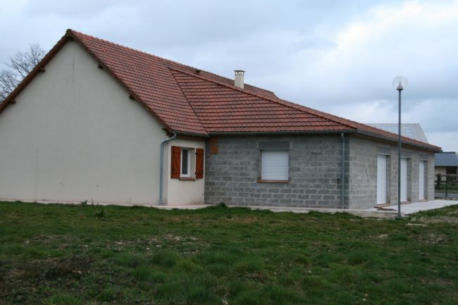 Façade sud ouest de l'extension proche le neubourg 27